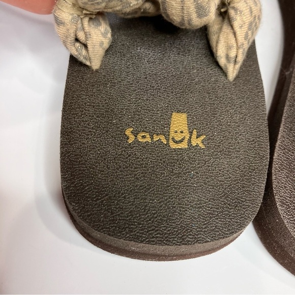 Sanuk sling print sandals tan brown size 7 - Picture 6 of 8
